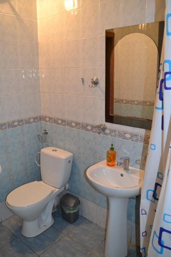 Appartamento Квартира Двохкімнатна Фонтан Kam'janec'-Podil's'kyj Esterno foto