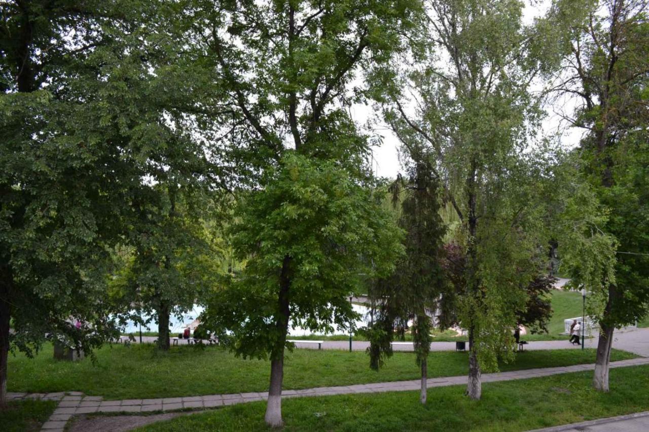 Appartamento Квартира Двохкімнатна Фонтан Kam'janec'-Podil's'kyj Esterno foto