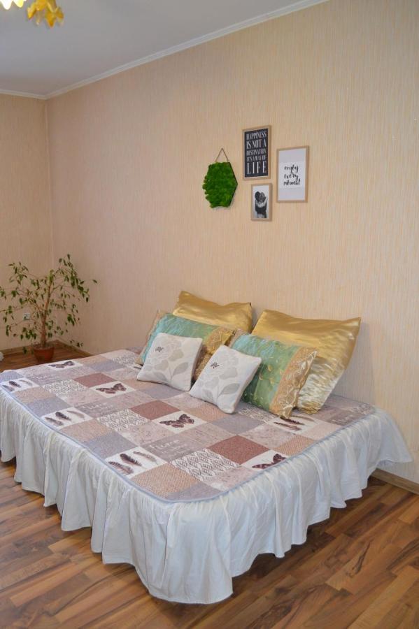 Appartamento Квартира Двохкімнатна Фонтан Kam'janec'-Podil's'kyj Esterno foto